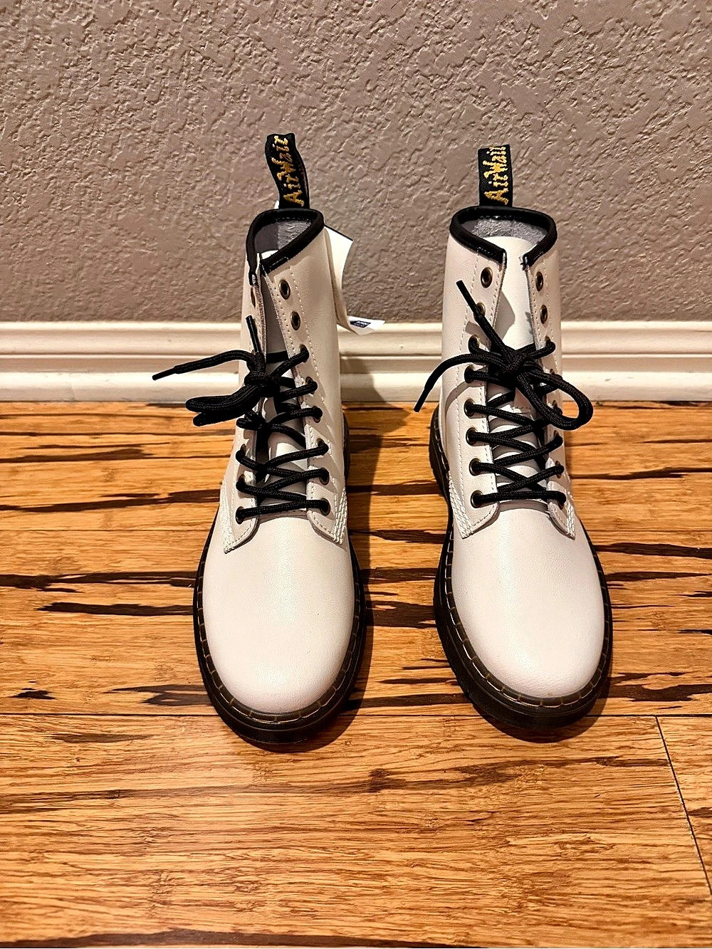Dr. Martens Zavala Smooth Leather Lace-Up Boots White & Black US M 5/W 6/37EU